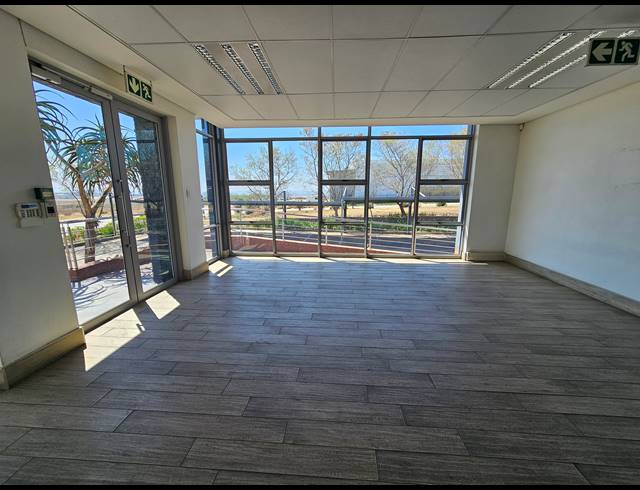 2,600M² FACTORY FOR SALE IN LANSERIA